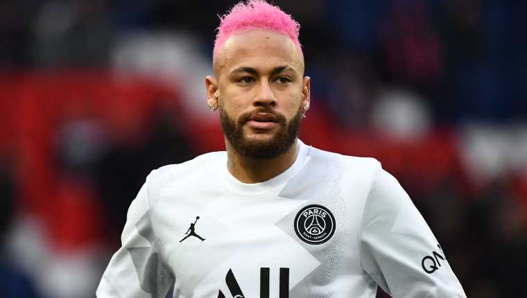 Neymar está tratando de disfrutar su tiempo en el París Saint-Germain. (Foto Prensa Libre: AFP)