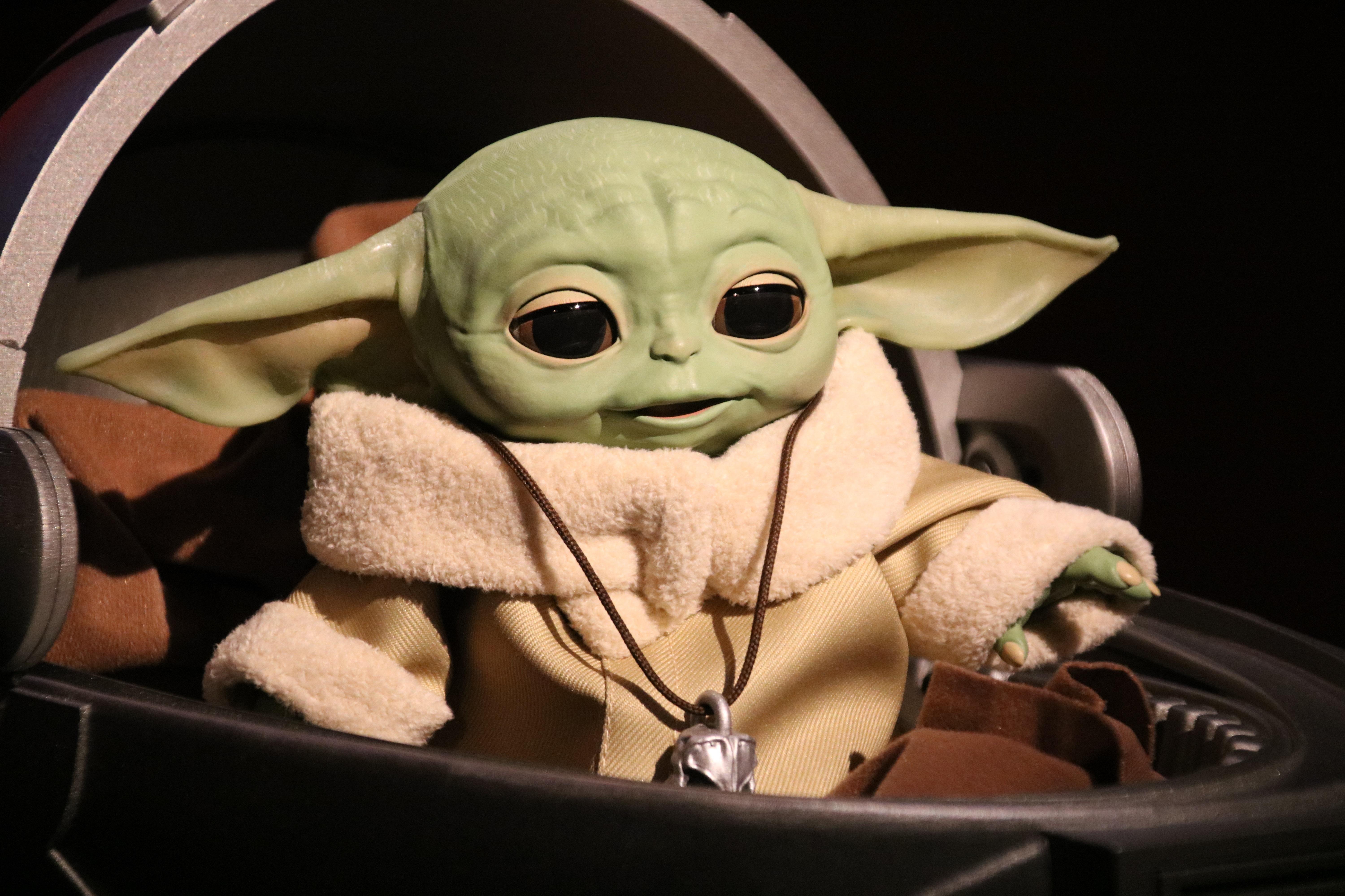 Baby Yoda El Fenómeno De Star Wars Ya Tiene Juguetes Y Productos