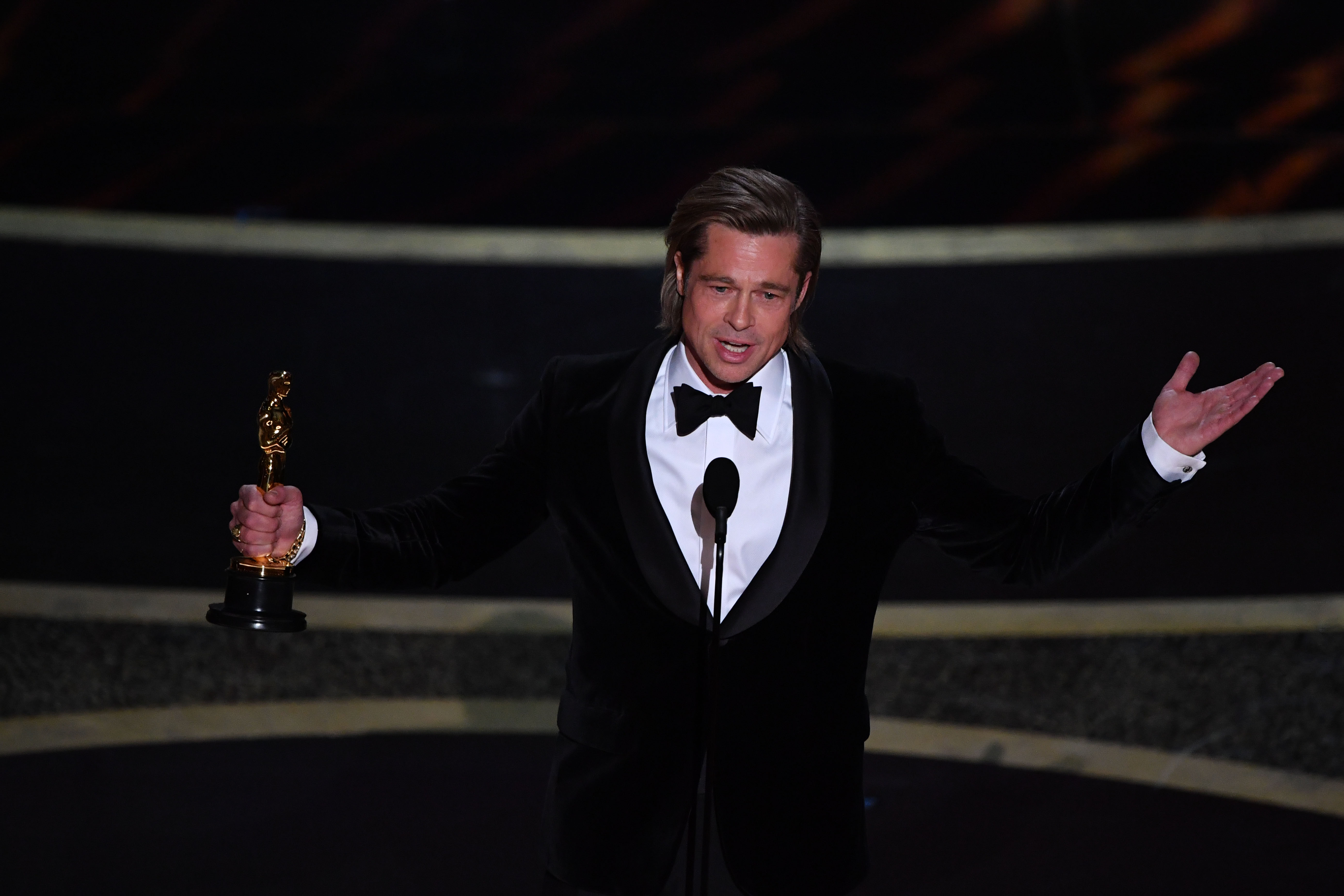 Brad Pitt gana con "Once Upon a Time..." su primer Óscar como actor. (Foto Prensa Libre: AFP)