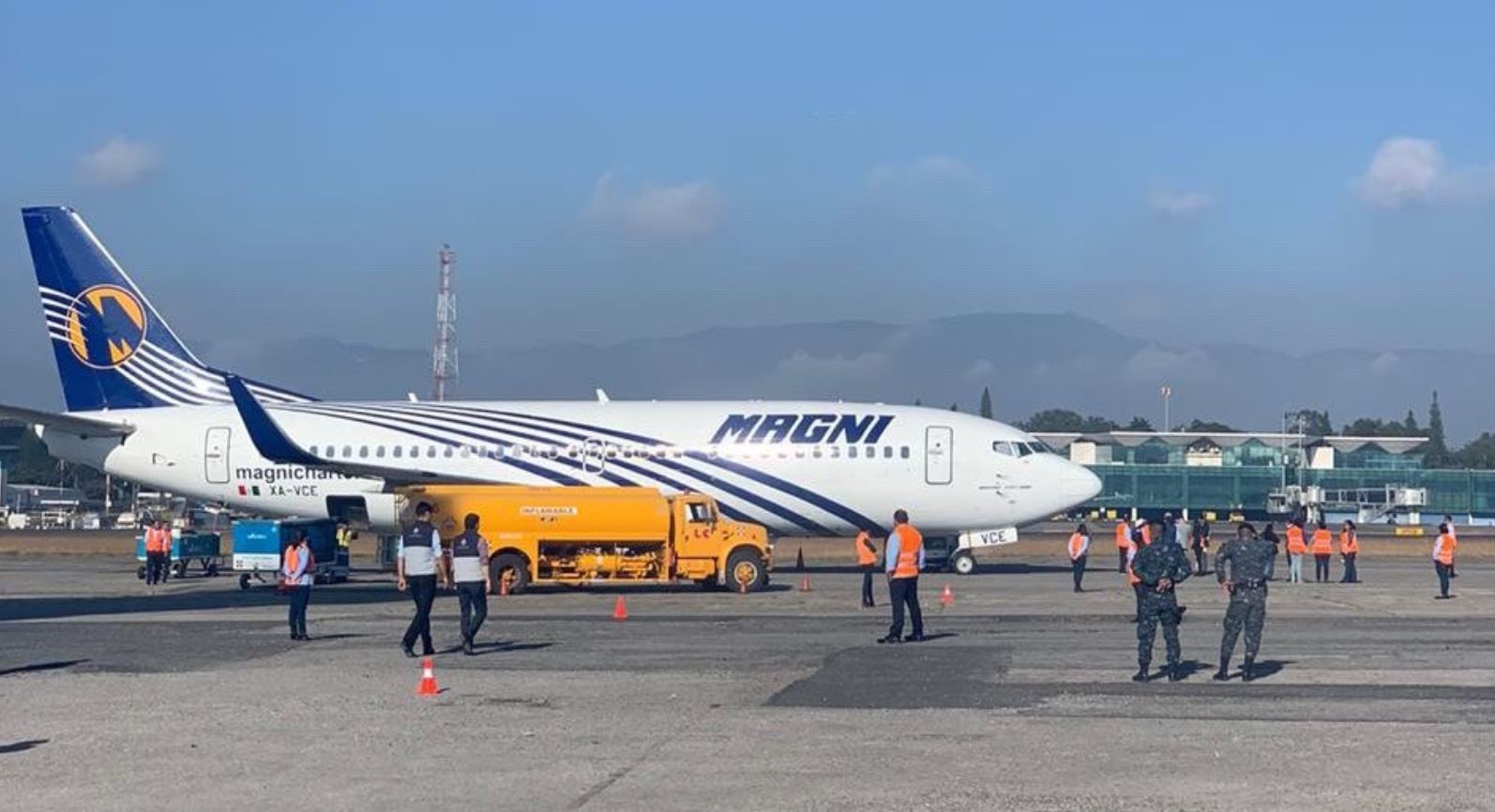 El primer vuelo con deportados de México arribó a eso de las 8 de la mañana de este miércoles 5 de febrero. (Foto: Cortesía)
