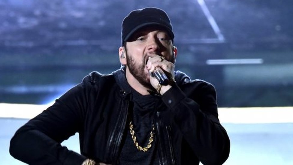 Eminem cantó "Lose yourself", el tema por el que ganó un Oscar en 2003.