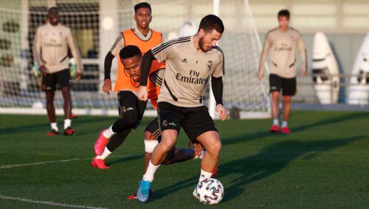 El volante del Real Madrid, Eden Hazard pronto volverá al equipo. (Foto Prensa Libre: )