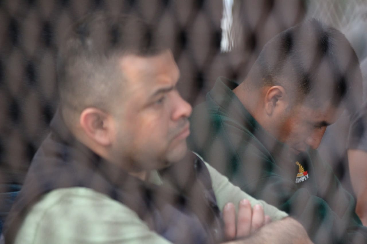 Acusados en el caso de secuestros y homicidios, durante la primera audiencia del juicio contra 20 personas. (Foto Prensa Libre: Byron García)