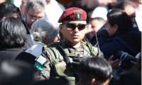 Uno de los militares que resguardan al presidente Alejandro Giammattei. (Foto Prensa Libre: Raúl Juárez)
