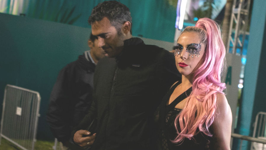 La cantante y compositora estadounidense Lady Gaga participó en los conciertos previos al Super Bowl. (Foto Prensa Libre: AFP)