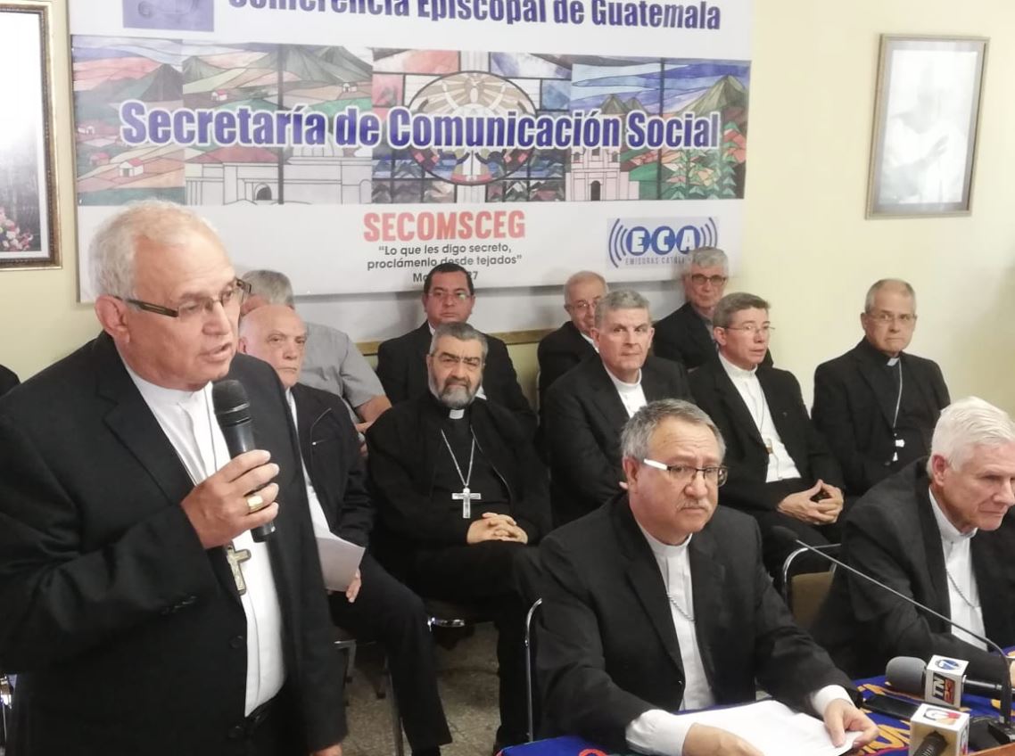 Monseñor Álvaro Ramazzini acompañado por obispos de la Conferencia Episcopal de Guatemala.  (Foto Prensa Libre: Juan Diego González)