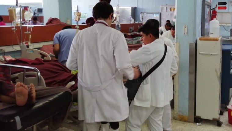 El horario de los estudiantes externos en los hospitales escuela se modificará, para que tengan más tiempo para estudiar. (Foto Prensa Libre: Hemeroteca PL)