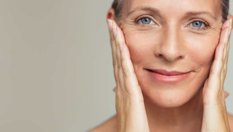 En la menopausia la piel también es afectada por los cambios de niveles de estrógenos. (Foto Prensa Libre: Servicios). 