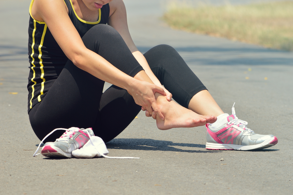 El dolor de pies es común en atletas por la recarga de peso que recibe el talón. (Foto Prensa Libre: Servicios). 