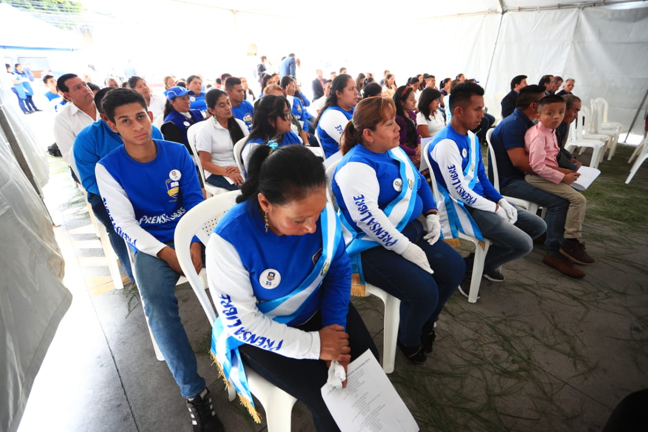 Más de 50 estudiantes tendrá este 2020 la Escuela de Voceadores de Prensa Libre. (Foto Prensa Libre: Carlos Hernández)