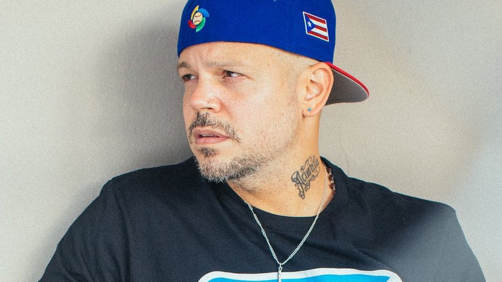 Residente saltó la fama con su grupo Calle 13.