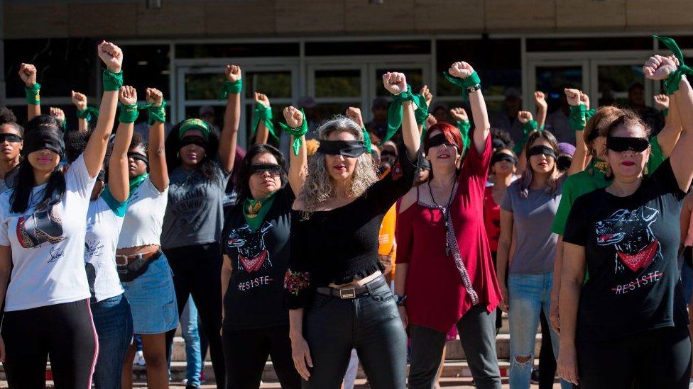 En los últimos años, el movimiento feminista ha cobrado fuerza en diversos países de América Latina. (Foto Prensa Libre: Getty Images)