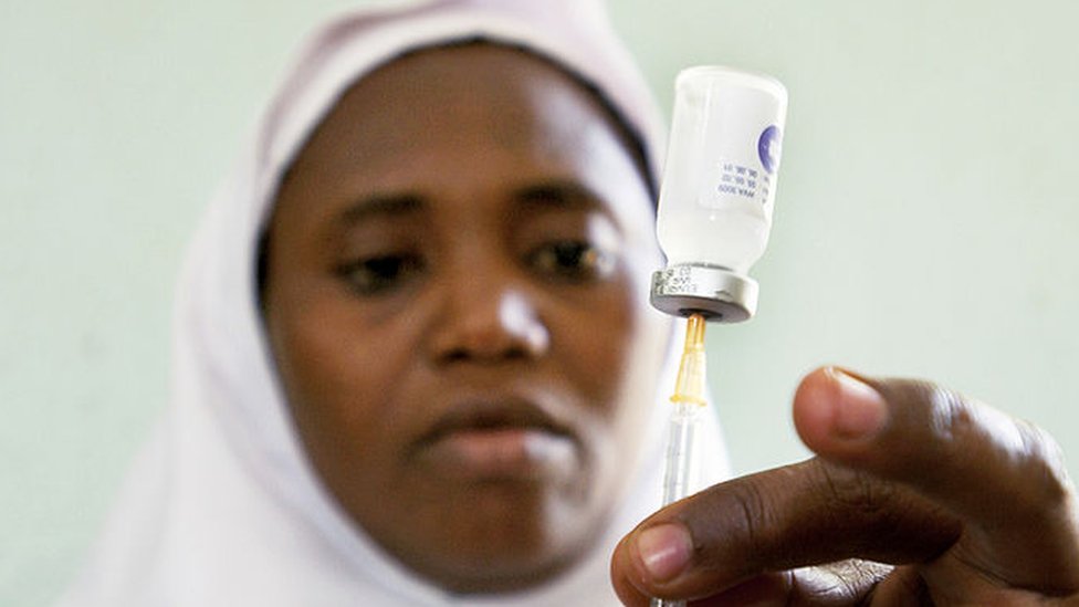 Existe la preocupación de que la vacuna contra el covid-19 tarde mucho en llegar a los países más pobres. GETTY IMAGES