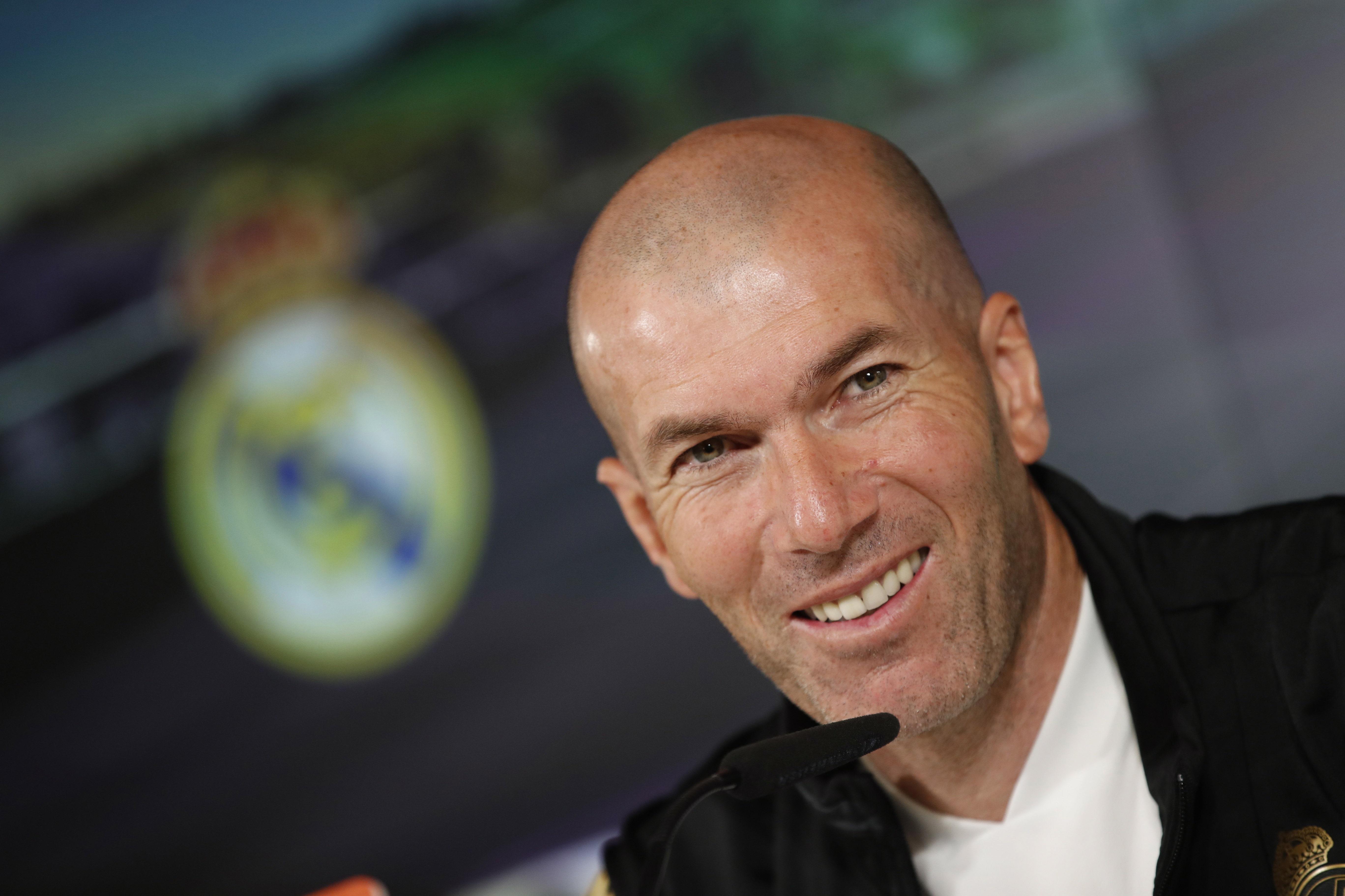 El entrenador francés del Real Madrid, Zinedine Zidane dice que se preocupa por educar bien a sus hijos. (Foto Prensa Libre: EFE)