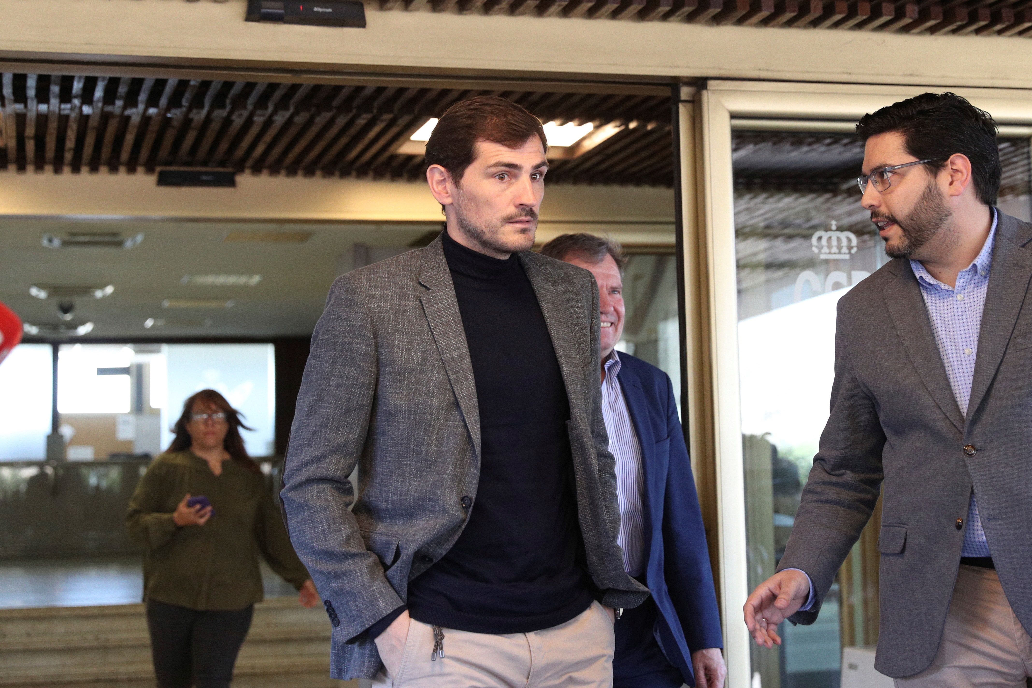  El exfutbolista español Iker Casillas se une a la lucha contra el covid-19. (Foto Prensa Libre: EFE )
