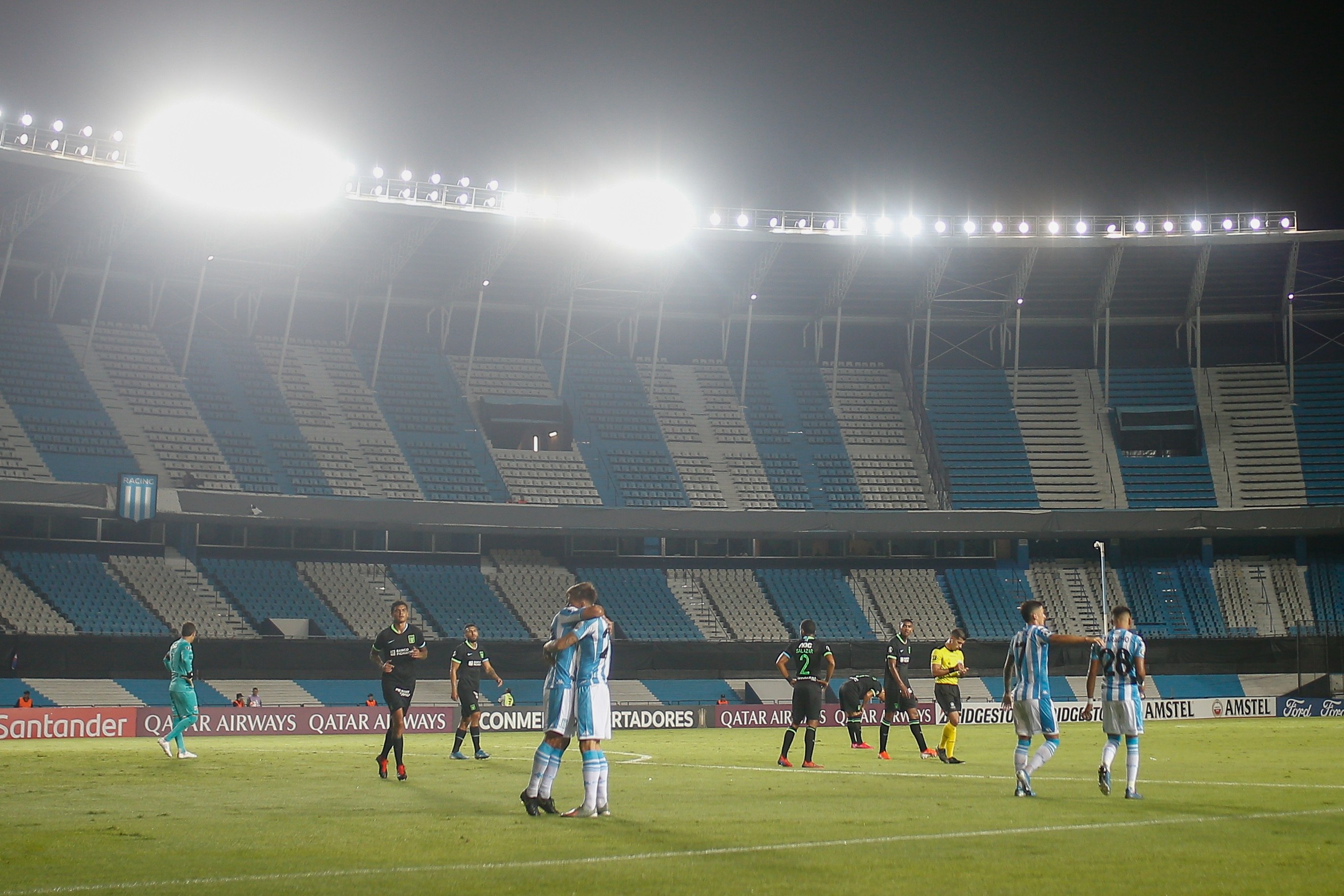 Los equipos continúan esperando volver a jugar la Libertadores. (Foto Prensa Libre: EFE)