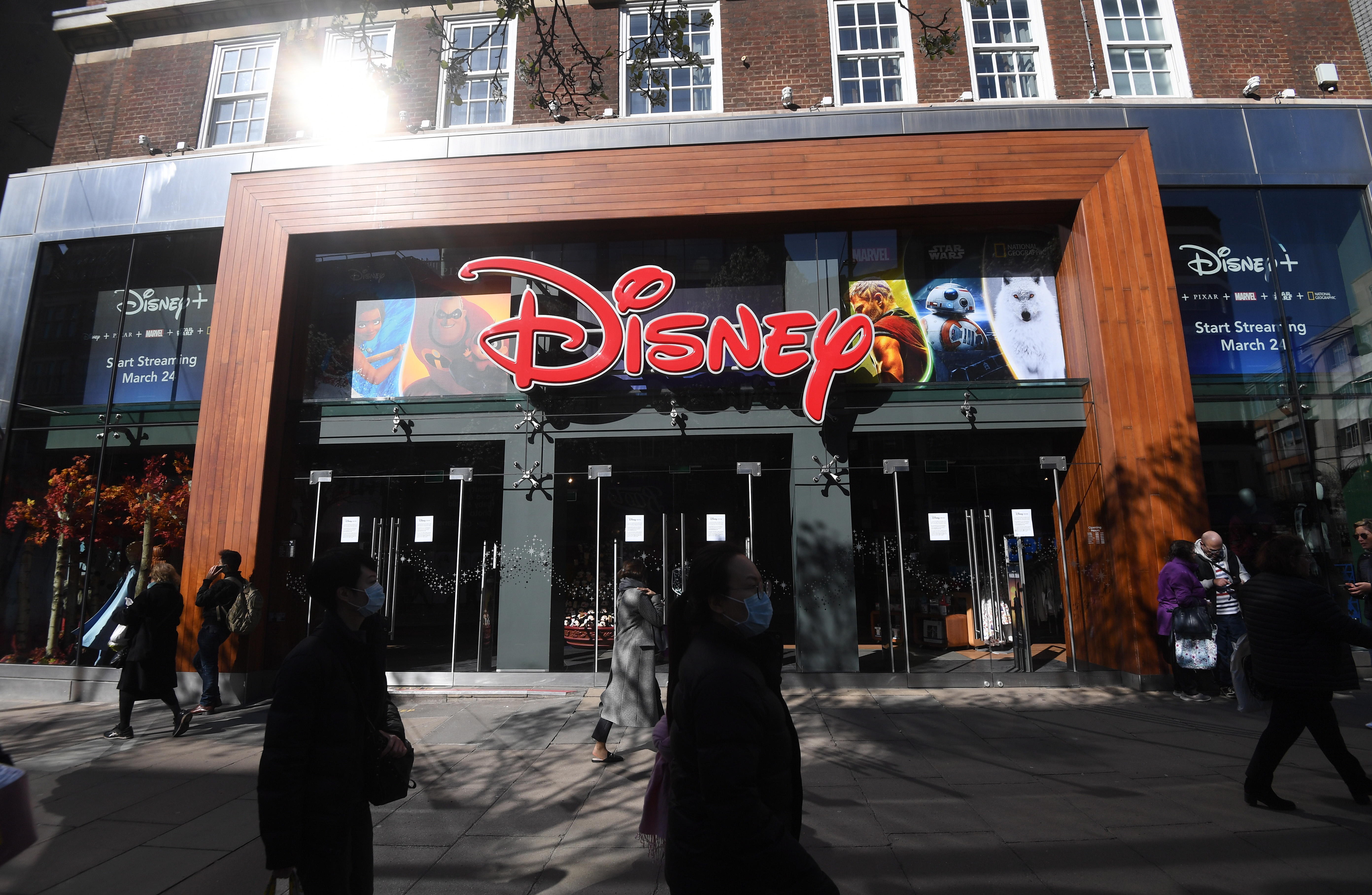 Las salas de cine permaneces cerradas pero Disney continúa trabajando en el remake de los clásicos animados. Foto de archivo Prensa Libre EFE