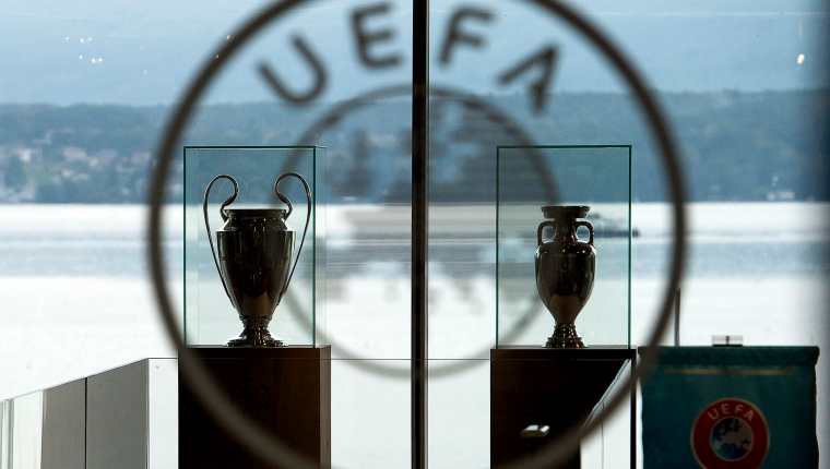 Según la Uefa la Eurocopa y Liga de Naciones sigue en pie para disputarse. (Foto Prensa Libre: EFE)