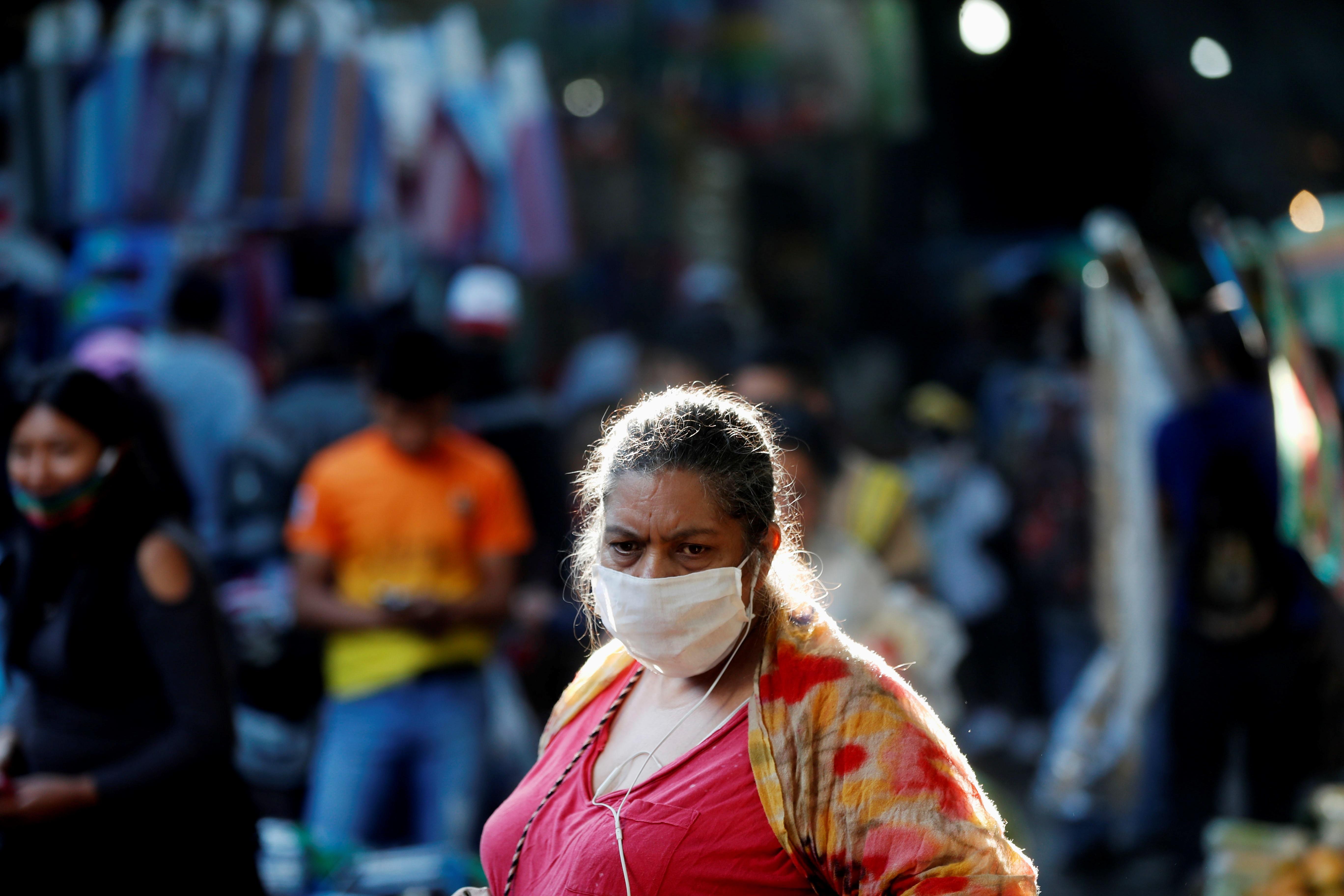 Guatemala continúa bajo toque de queda parcial y suspensión de transporte para prevenir contagios de coronavirus. (Foto Prensa Libre: EFE)