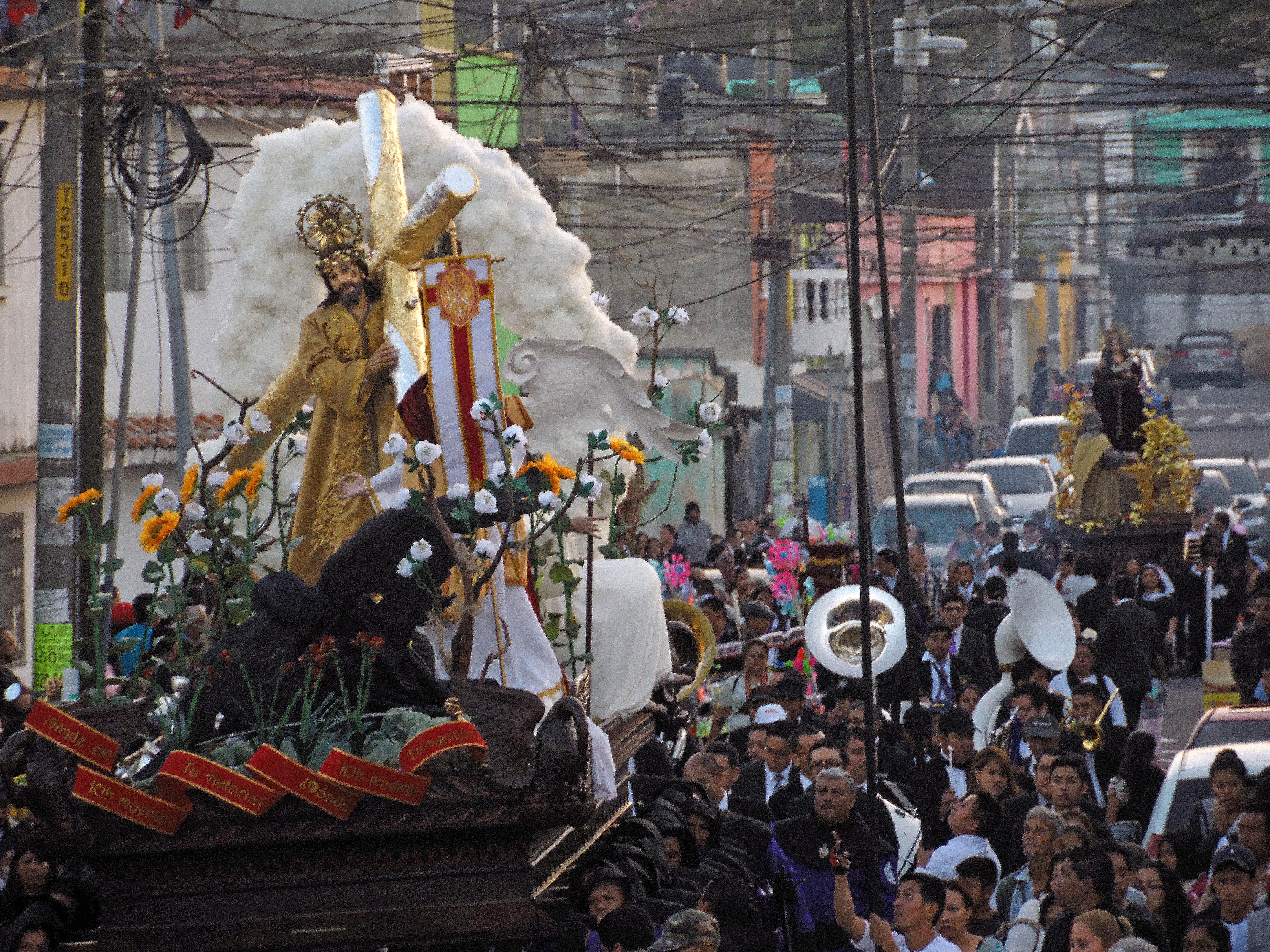 La procesión de Jesús Nazareno de las Angustias y Santísima Virgen de Dolores de la Parroquia San José Obrero cumple 59 años de realizarse. (Foto Prensa Libre: Néstor Galicia)