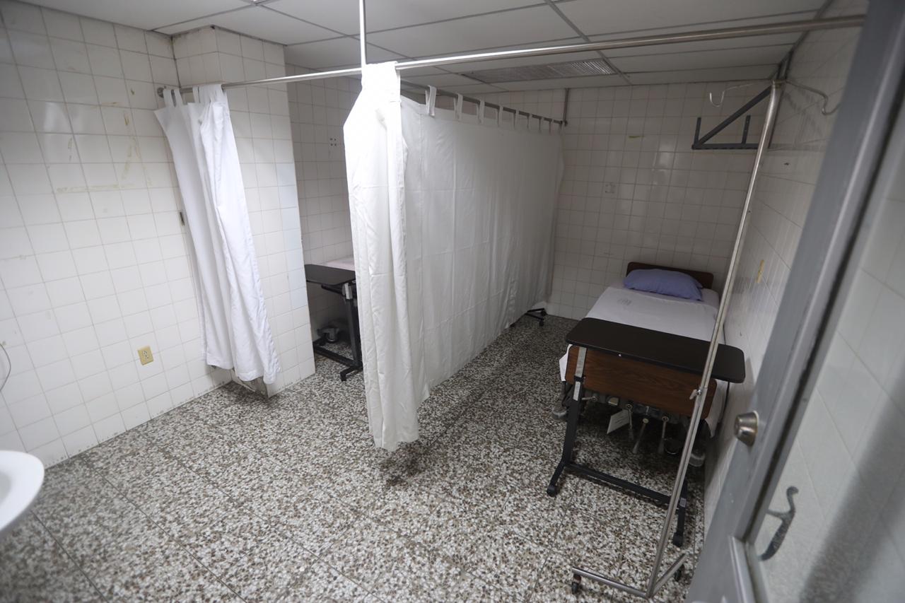 Ambientes del hospital centinela del centro Juan José Arévalo, zona 6. (Foto Prensa Libre: Miriam Figueroa)