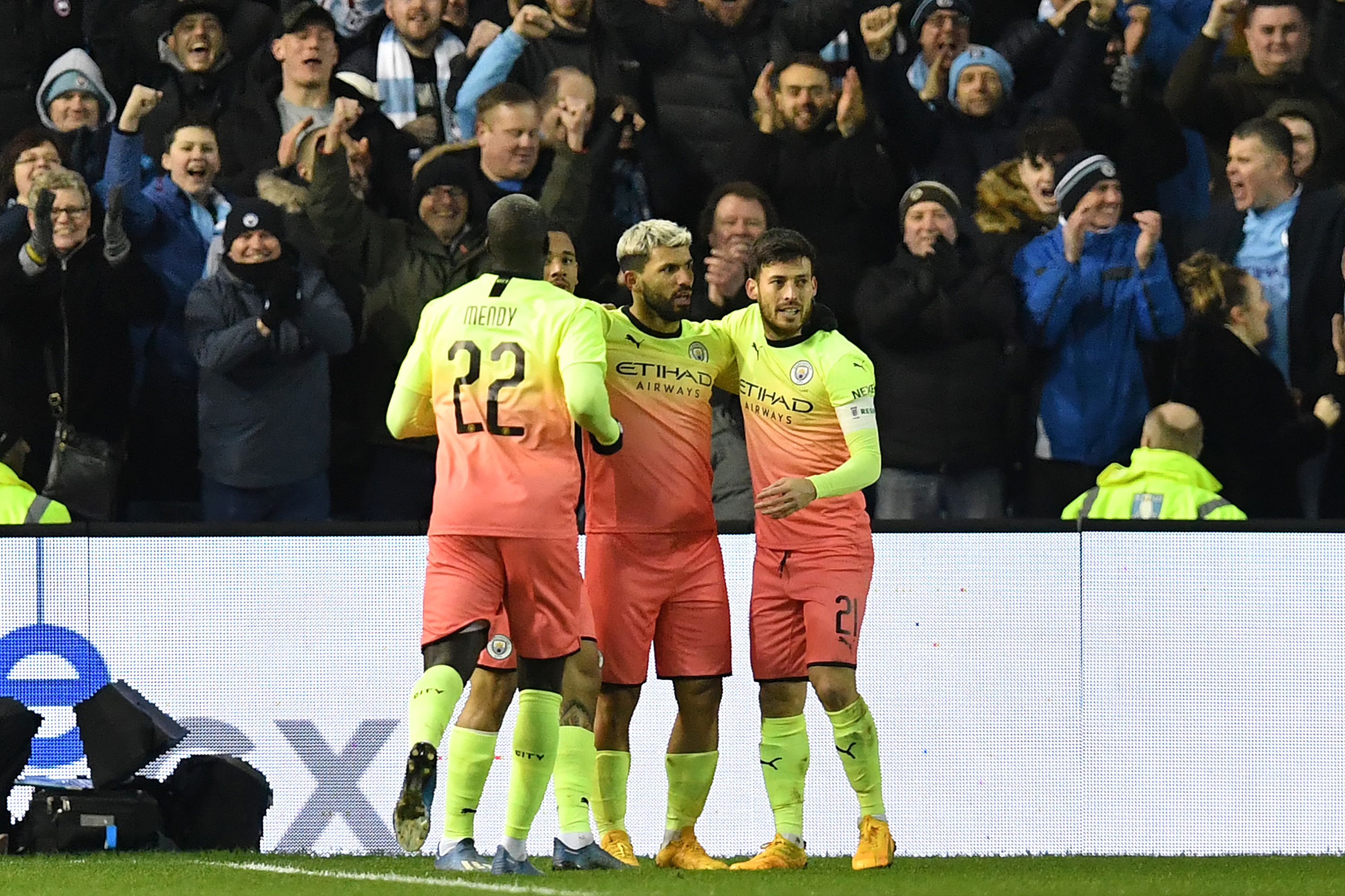 Manchester City avanzó gracias al Kun Agüero. (Foto Prensa Libre: AFP )