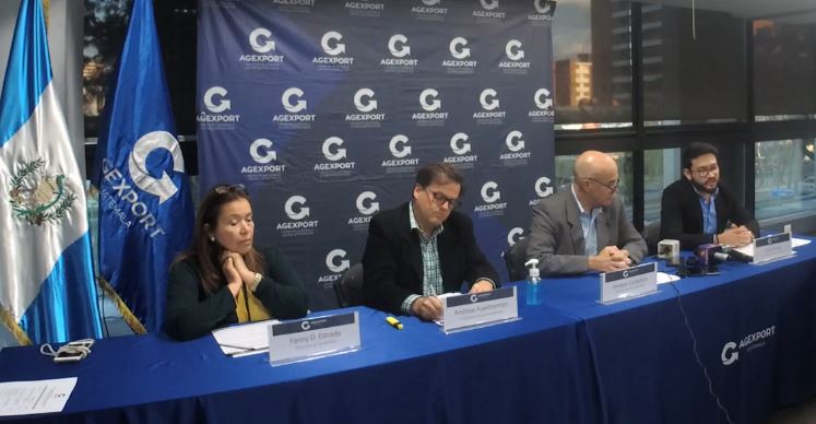 Directivos de Agexport, plantearon una estrategia para sobrellevar el impacto económico del covid-19 en Guatemala. (Foto Prensa Libre: Cortesía)