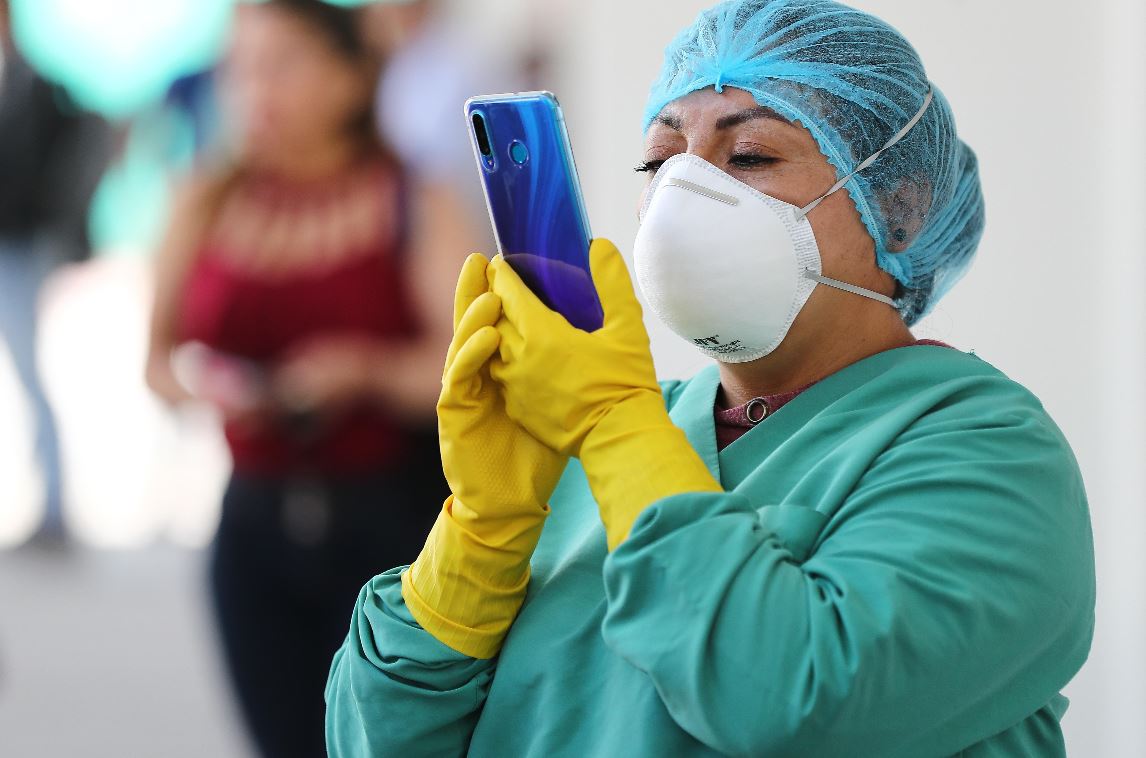 En Ecuador se implementan medidas de protección ante la expansión del coronavirus. (Foto Prensa Libre: EFE)