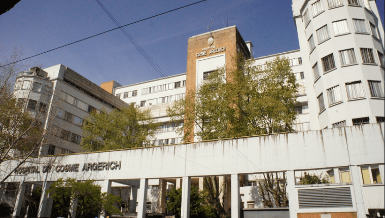 La primera víctima mortal por Coronavirus en Latinoamérica estuvo internada en el Hospital Argerich en la ciudad de Buenos Aires. (Foto Prensa Libre: Wikimedia Commons)