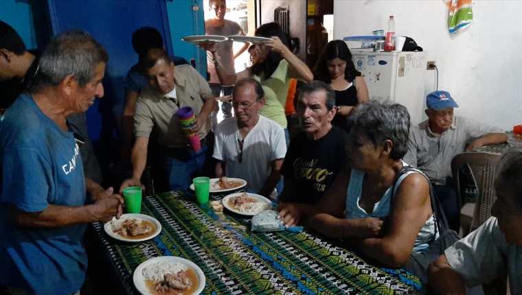 El comedor de la Asociación La Bendición, en Retalhuleu, atiende a unos 25 adultos mayores. (Foto Prensa Libre: Cortesía)