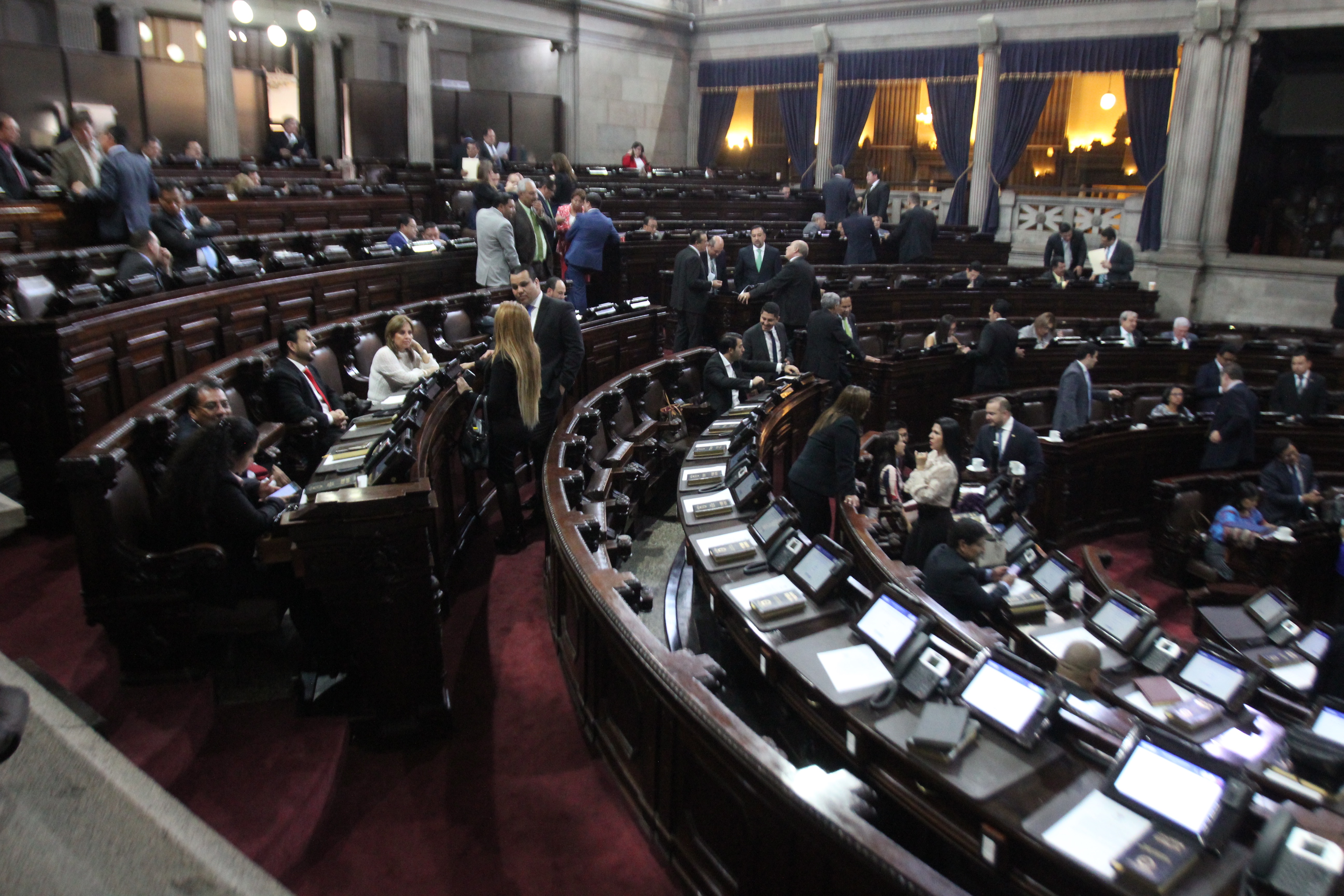 Diputados aprobaron con 113 votos en tercera lectura de la iniciativa de ley para prevenir y erradicar el trabajo infantil en Guatemala. (Foto Prensa Libre: Noé Medina)