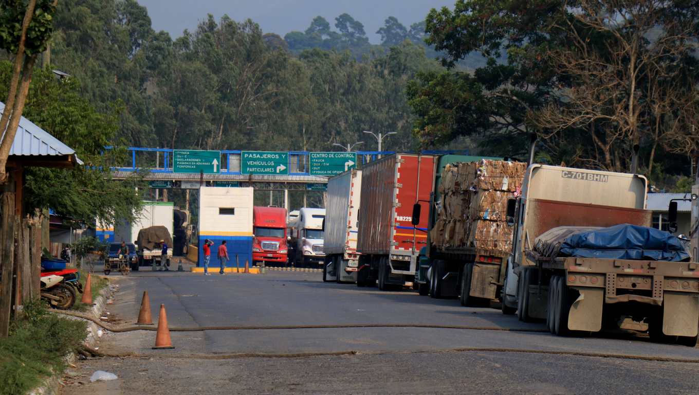 Empresarios de transporte de carga rechazan aumento al salario mínimo en Guatemala