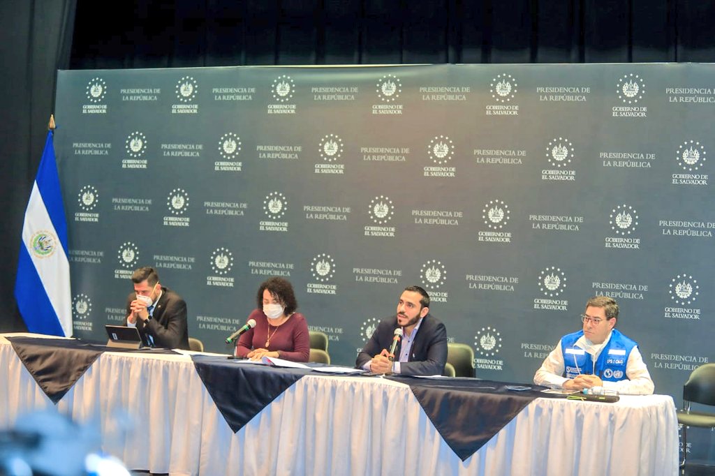 Autoridades salvadoreñas en conferencia de prensa. (Foto Prensa Libre: Presidencia de El Salvador)