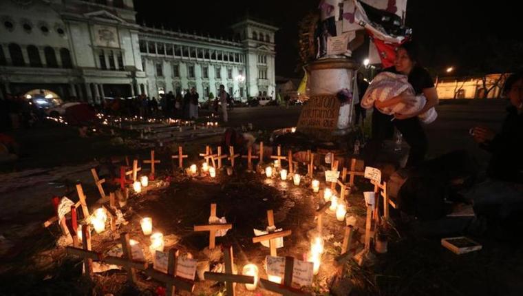 El incendio en una habitación del Hogar Seguro Virgen de la Asunción dejó el saldo de 41 niñas y adolescentes muertas. (Foto Prensa Libre: Hemeroteca PL)