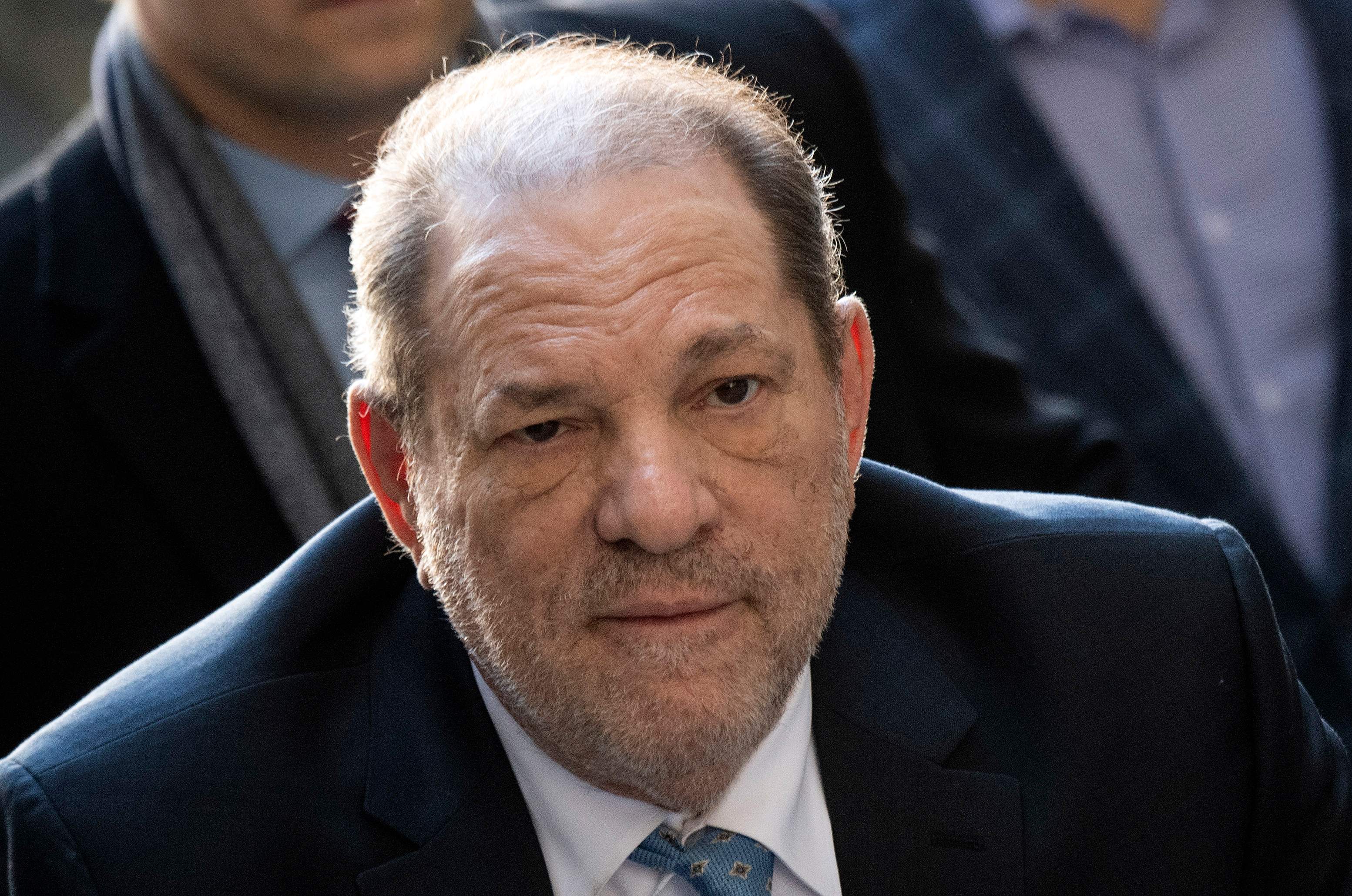 Harvey Weinstein fue condenado a 23 años de prisión por violación y acto sexual criminal a inicios de marzo. (Foto Prensa Libre: Johannes EISELE/AFP).