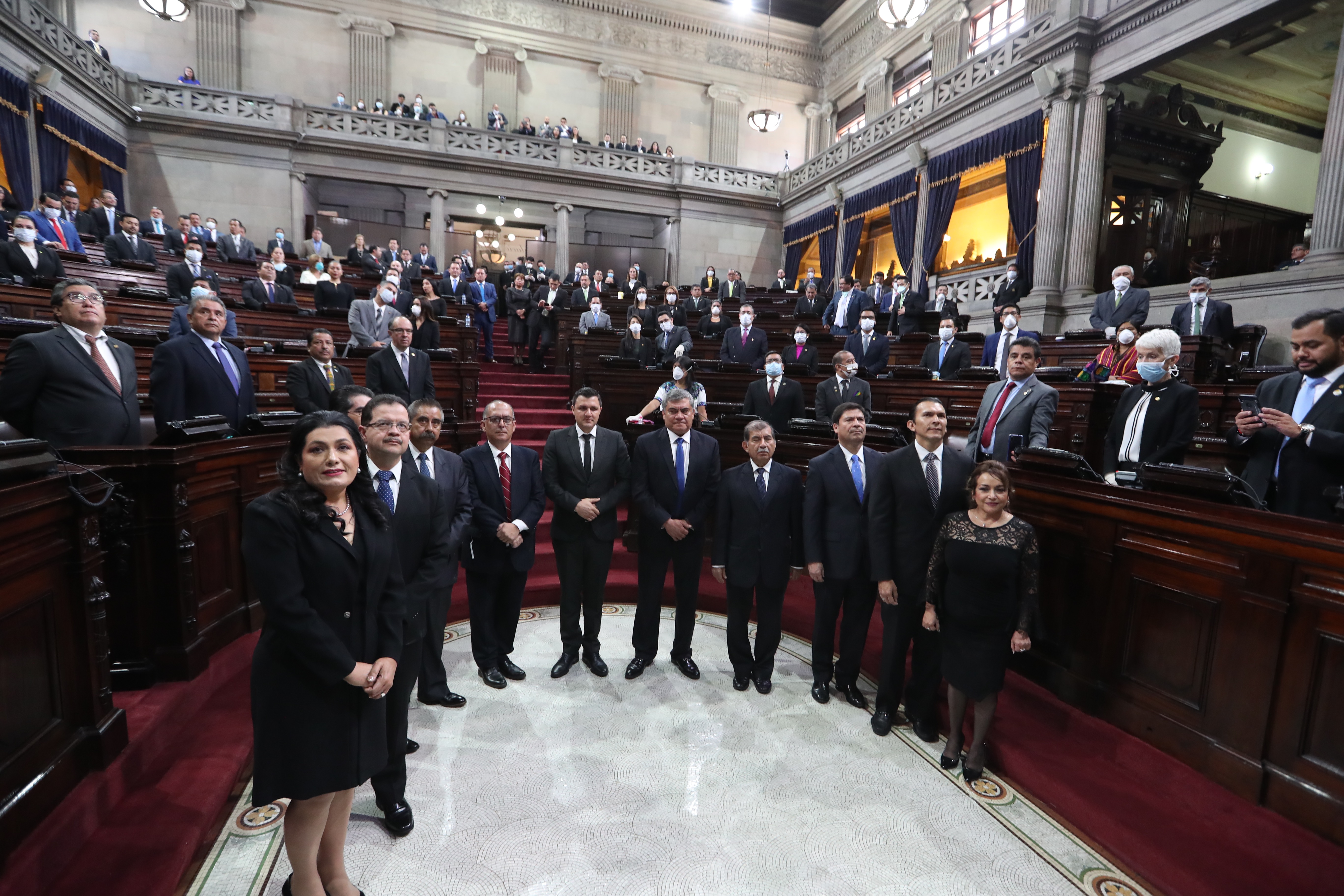 Los nuevos magistrados del TSE fueron juramentados este miércoles 18 de marzo en el pleno del Congreso. (Foto Prensa Libre: Fernando Cabrera)