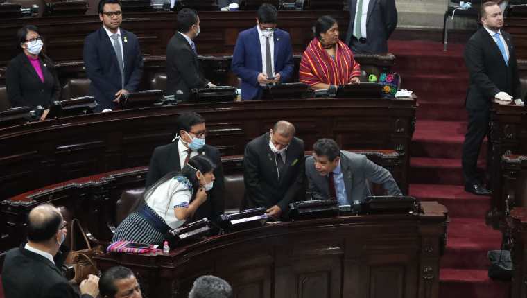 Diputados sesionarán este martes para aprobar leyes encaminadas a contener la crisis económica generada por el covid-19. (Foto Prensa Libre: Hemeroteca PL)