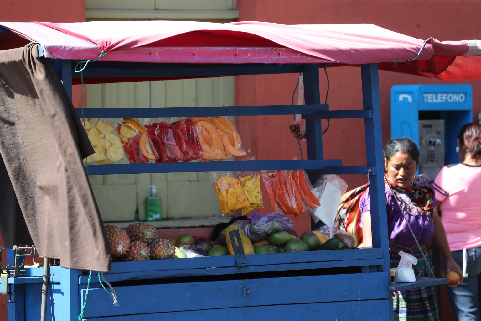 La elección de familias y usuarios que pudieran ser beneficiarios con el subsidio de alimentos y otros gastos se basaría en el rangos de consumo que usa el sector de energía para su subsidio. (Foto Prensa Libre: Érick Ávila)