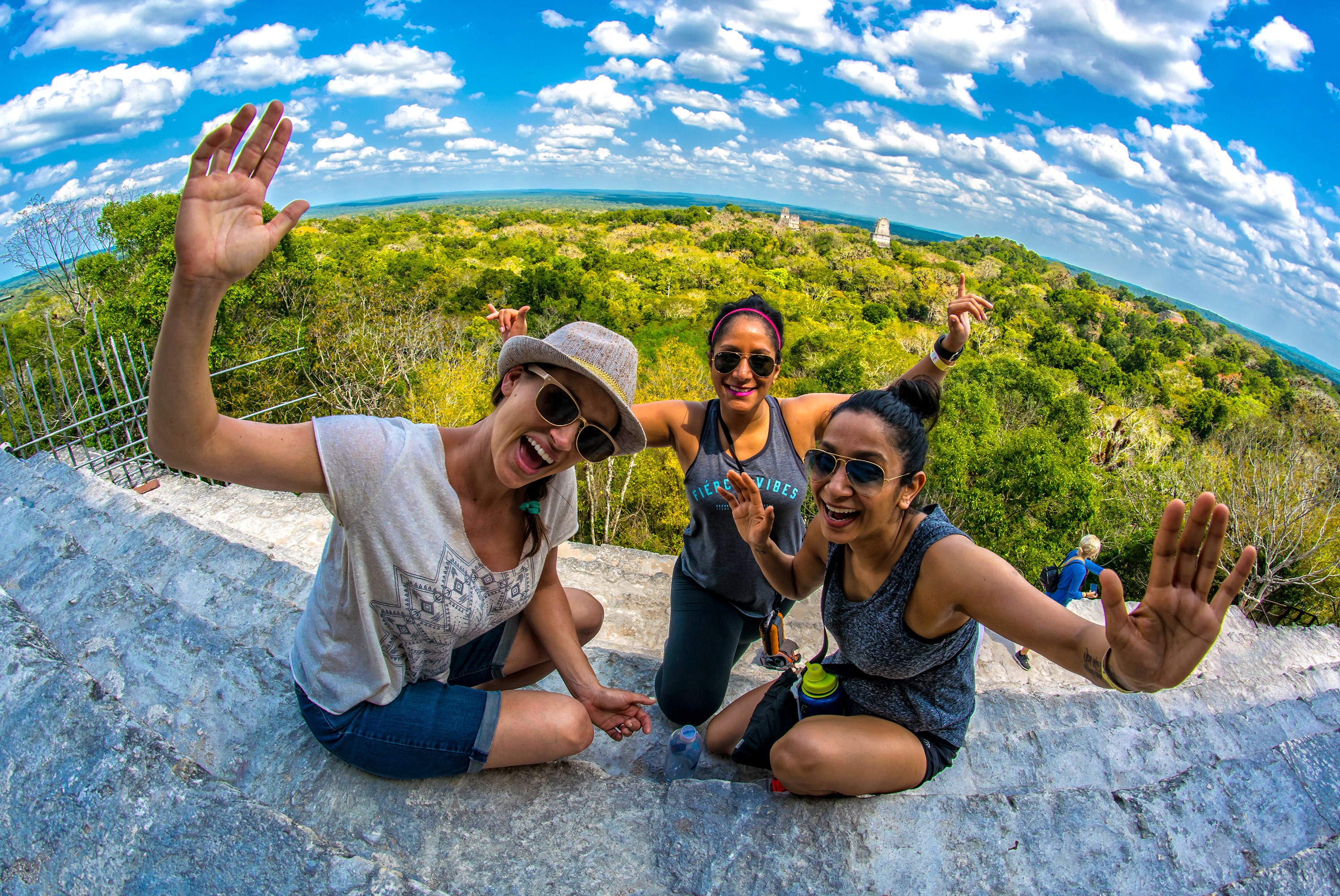 En temporadas largas de descanso los turistas muchas veces viajan a destinos más lejanos a su lugar de residencia. (Foto Prensa Libre: Inguat)