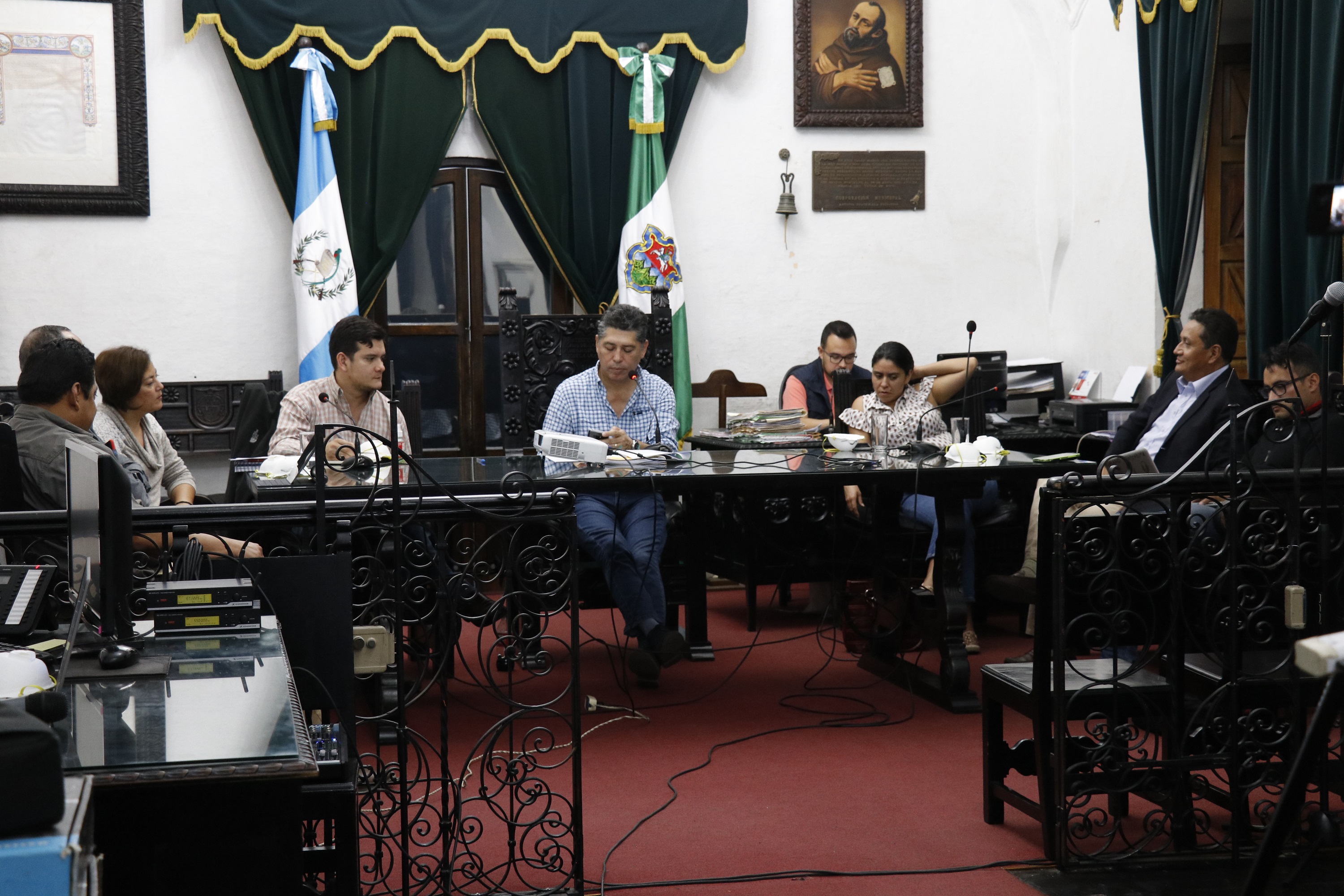 Concejo de la Antigua Guatemala, Sacatepéquez, desembolsará Q3 millones para ayuda social y reactivar el turismo. (Foto Prensa Libre: Julio Sicán) 