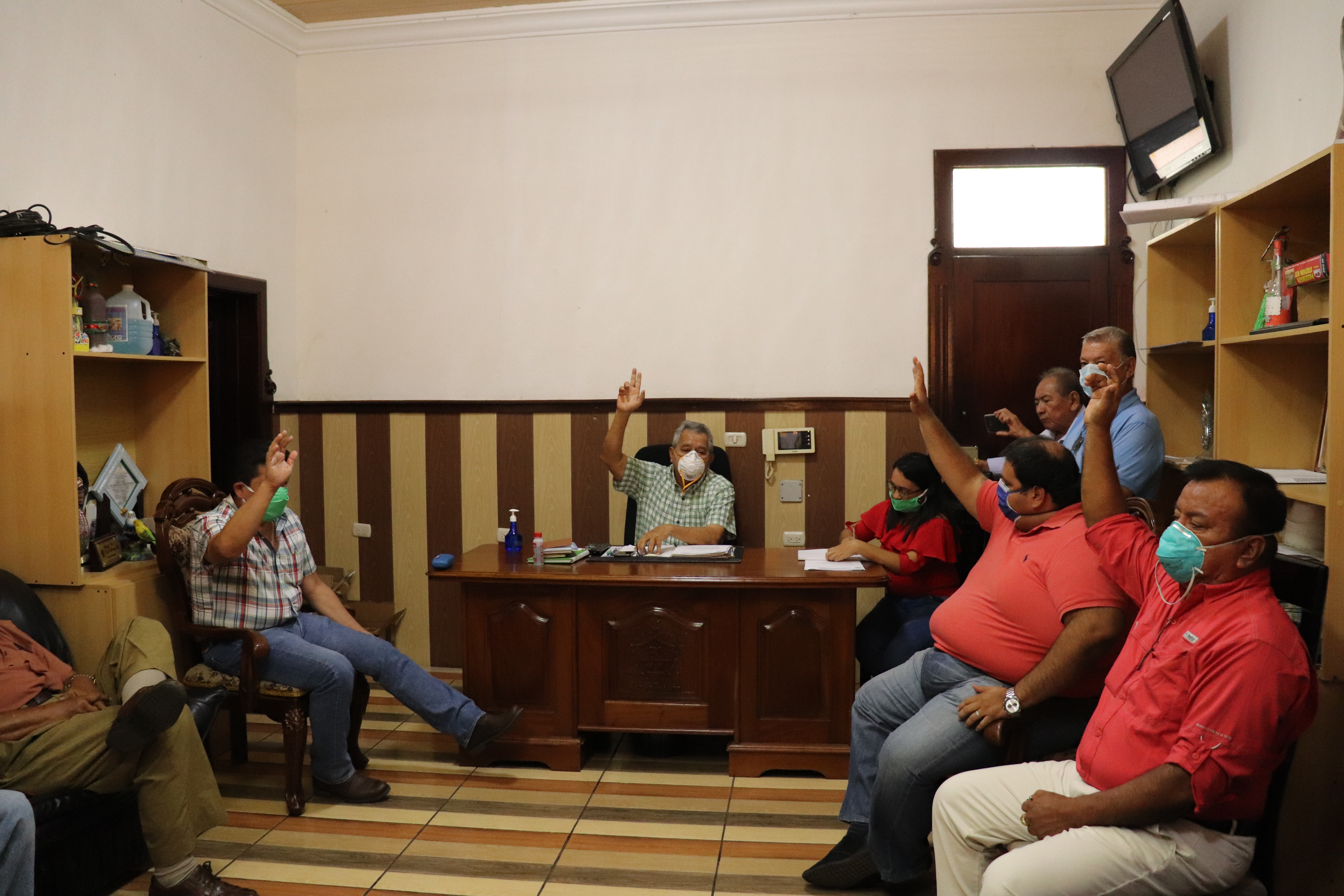 Concejo de Mazatenango aprobó que los vecinos de esa ciudad no paguen el consumo de agua entubada durante cuatro meses. (Foto Prensa Libre: Marvin Túnchez)