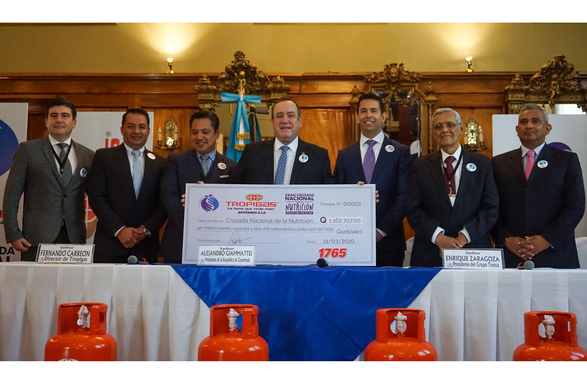Grupo Tomza entregó donativo equivalente a lo vendido desde el 14 de enero del 2020, cuando Giammattei tomó posesión de la presidencia de la Republica de Guatemala e inició así, la Cruzada Nacional por la Nutrición.