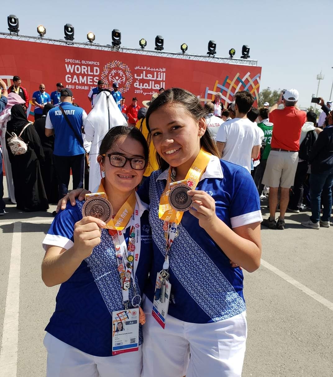 Éricka Fonseca Arriola y Sofía Figueroa, atleta unificada, ganaron medalla de bronce en los Juegos Mundiales de Verano de Olimpiadas Especiales 2019. (Foto Prensa Libre: cortesía Gorety Arriola.)