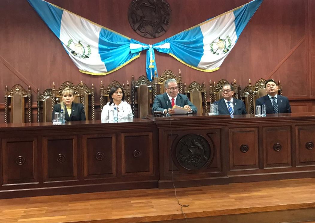 Cuatro de cinco magistrados de la CC dieron el amparo contra la reforma a la ley de ONG. (Foto Prensa Libre: Hemeroteca PL)