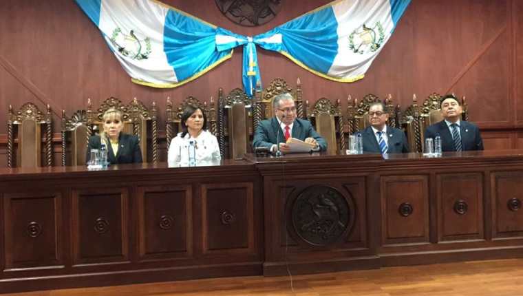 Cuatro de cinco magistrados de la CC dieron el amparo contra la reforma a la ley de ONG. (Foto Prensa Libre: Hemeroteca PL)