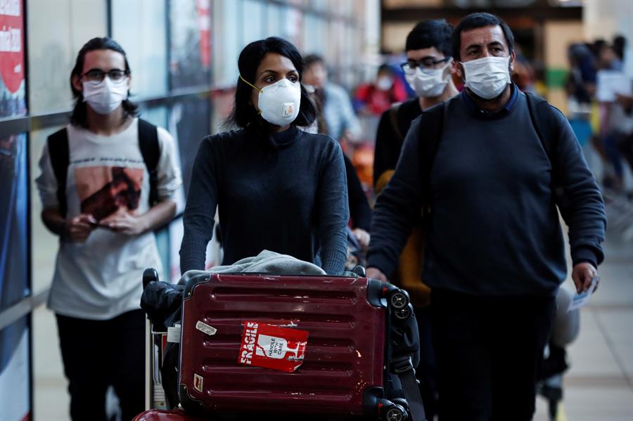 Chile decreta el estado de excepción para afrontar el coronavirus. (Foto Prensa Libre: EFE)