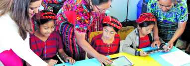 La contratación de maestros por parte del Mineduc no establece tener un buen punteo en las pruebas diagnósticas. (Foto Prensa Libre: Hemeroteca PL)
