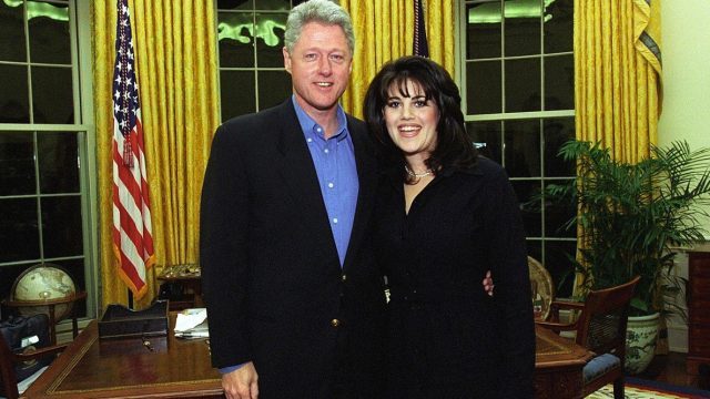 Bill Clinton y Monica Lewinsky mantuvieron una relación en la Casa Blanca. (Foto: Hemeroteca PL)