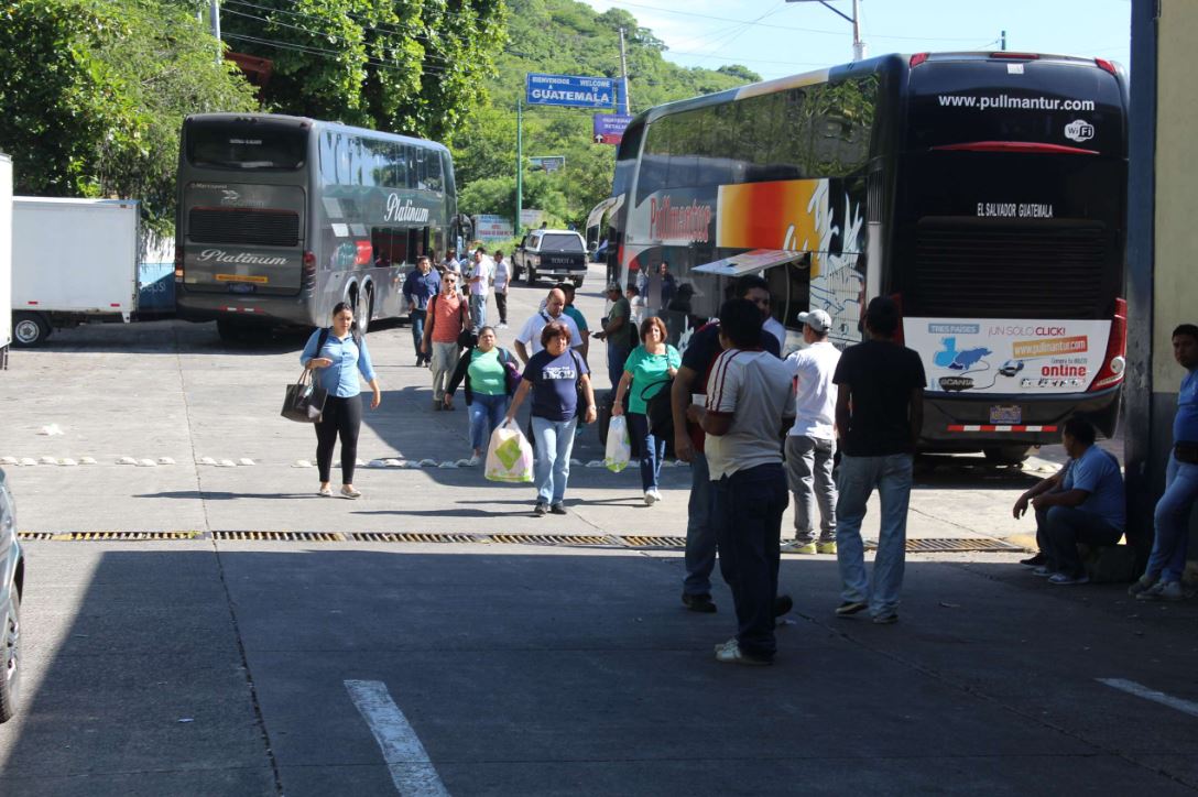 Salvadoreños no podrán ingresar a Guatemala sino hasta el 5 de abril. (Foto Prensa Libre: Hemeroteca PL)