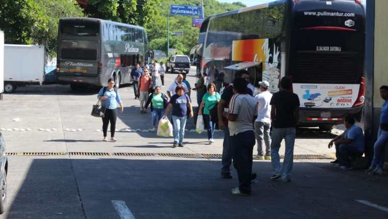 Salvadoreños no podrán ingresar a Guatemala sino hasta el 5 de abril. (Foto Prensa Libre: Hemeroteca PL)